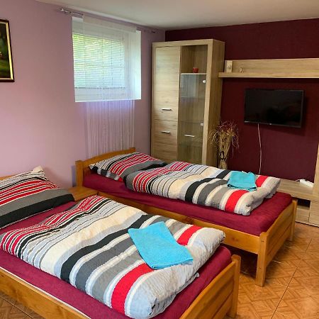 Pension Milada Klecany Экстерьер фото