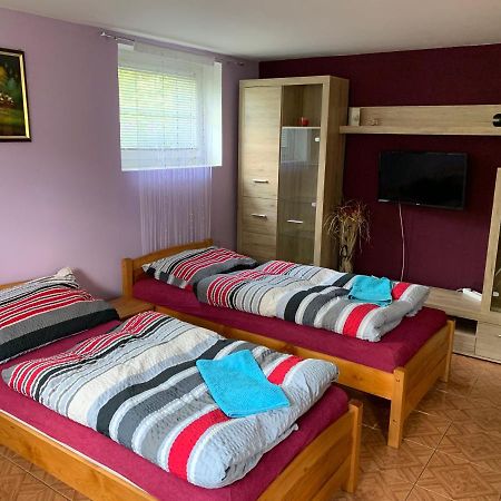 Pension Milada Klecany Экстерьер фото