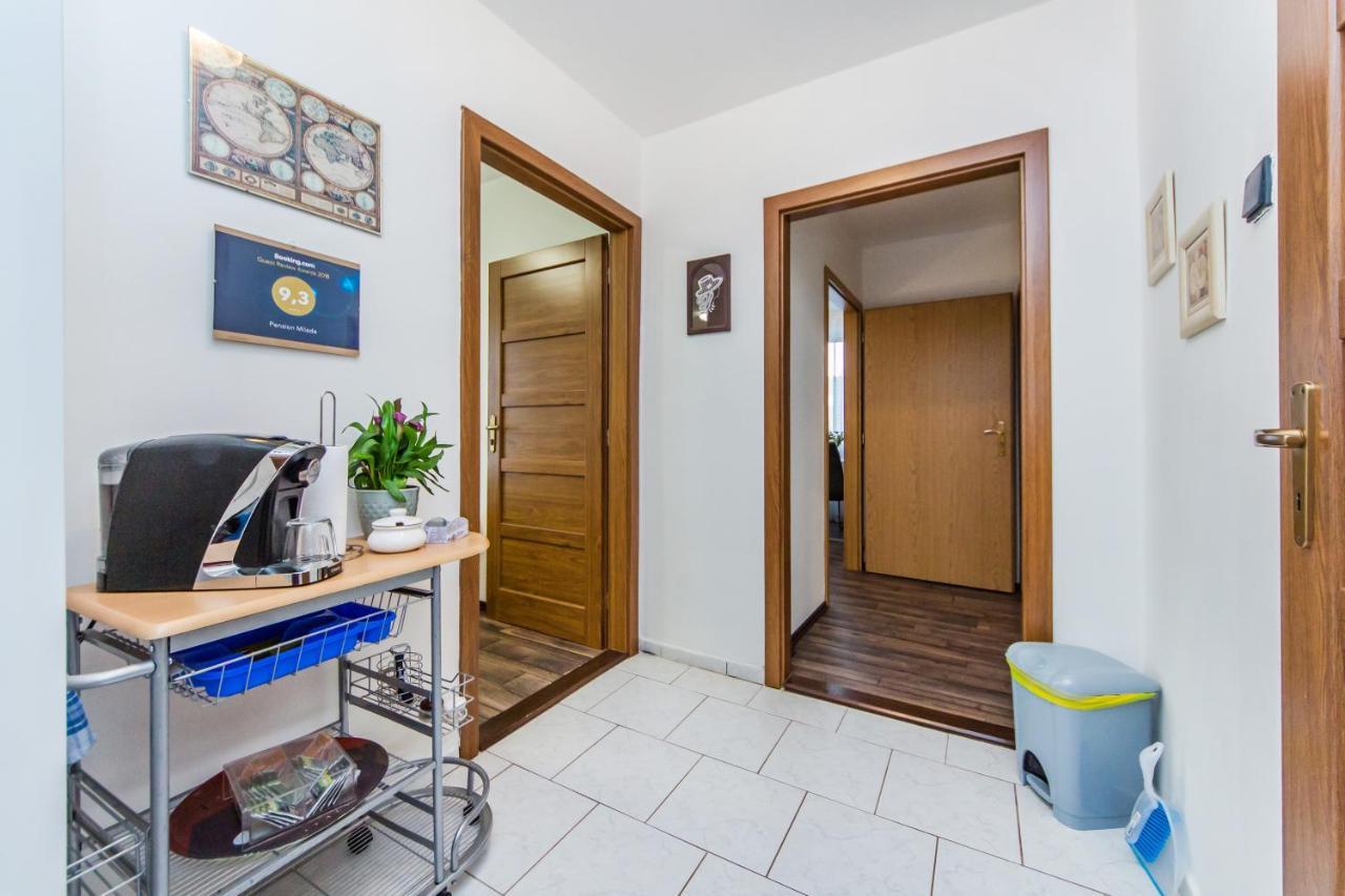 Pension Milada Klecany Экстерьер фото
