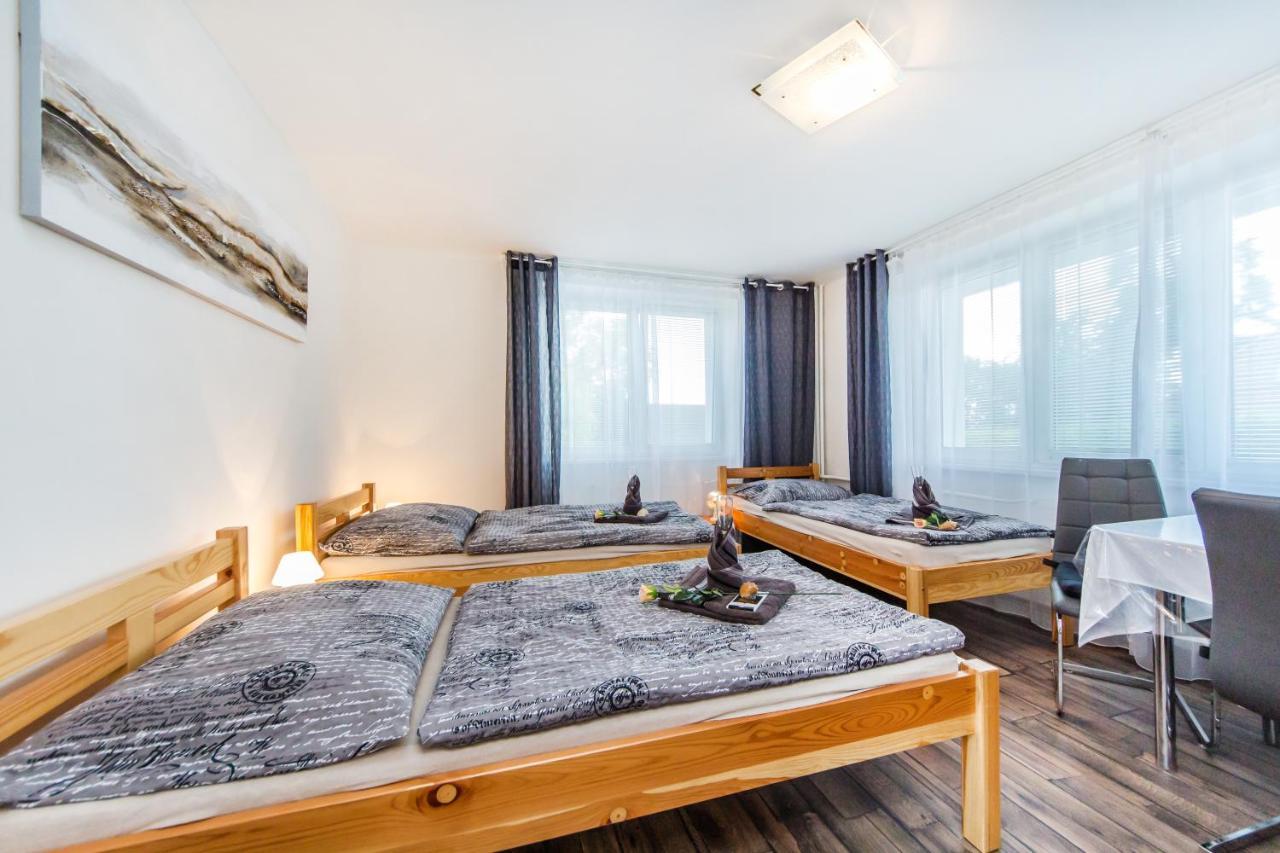 Pension Milada Klecany Экстерьер фото
