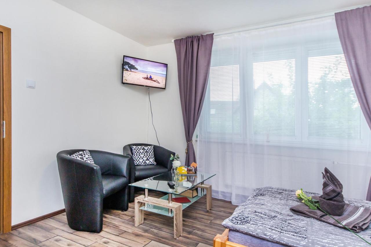 Pension Milada Klecany Экстерьер фото