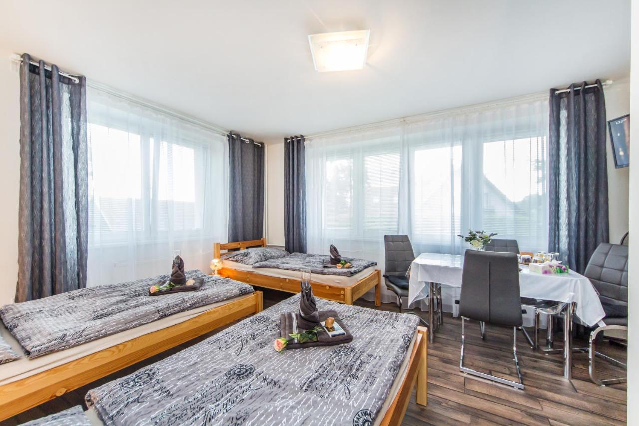 Pension Milada Klecany Экстерьер фото