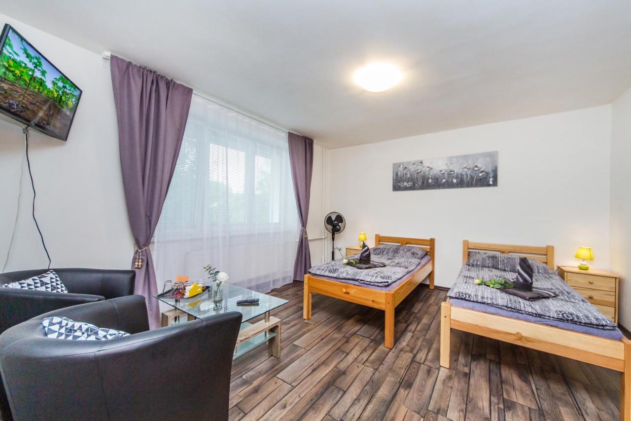 Pension Milada Klecany Экстерьер фото