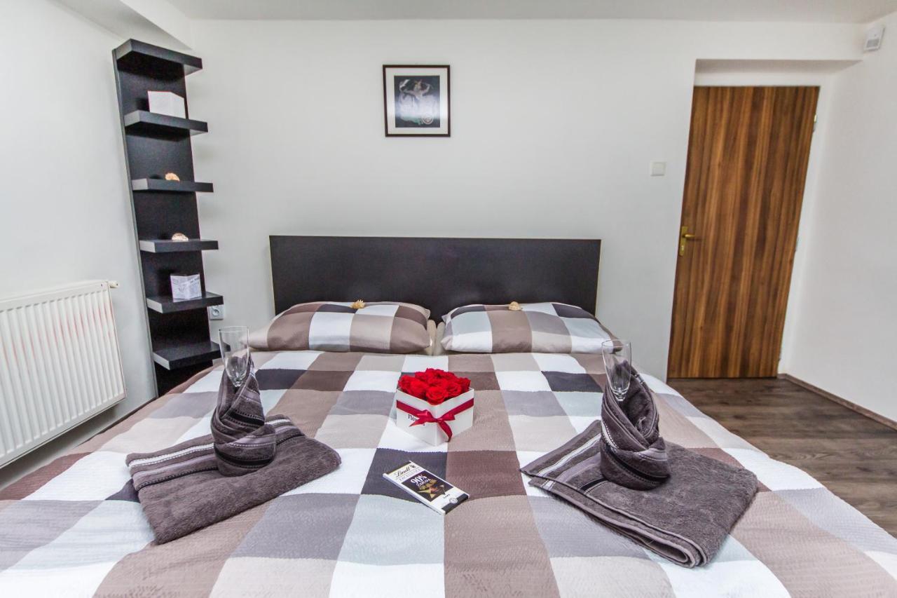 Pension Milada Klecany Экстерьер фото