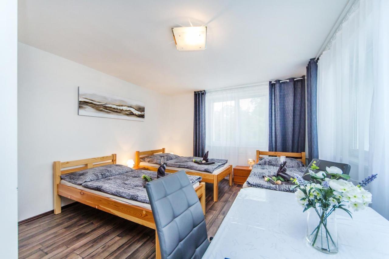 Pension Milada Klecany Экстерьер фото