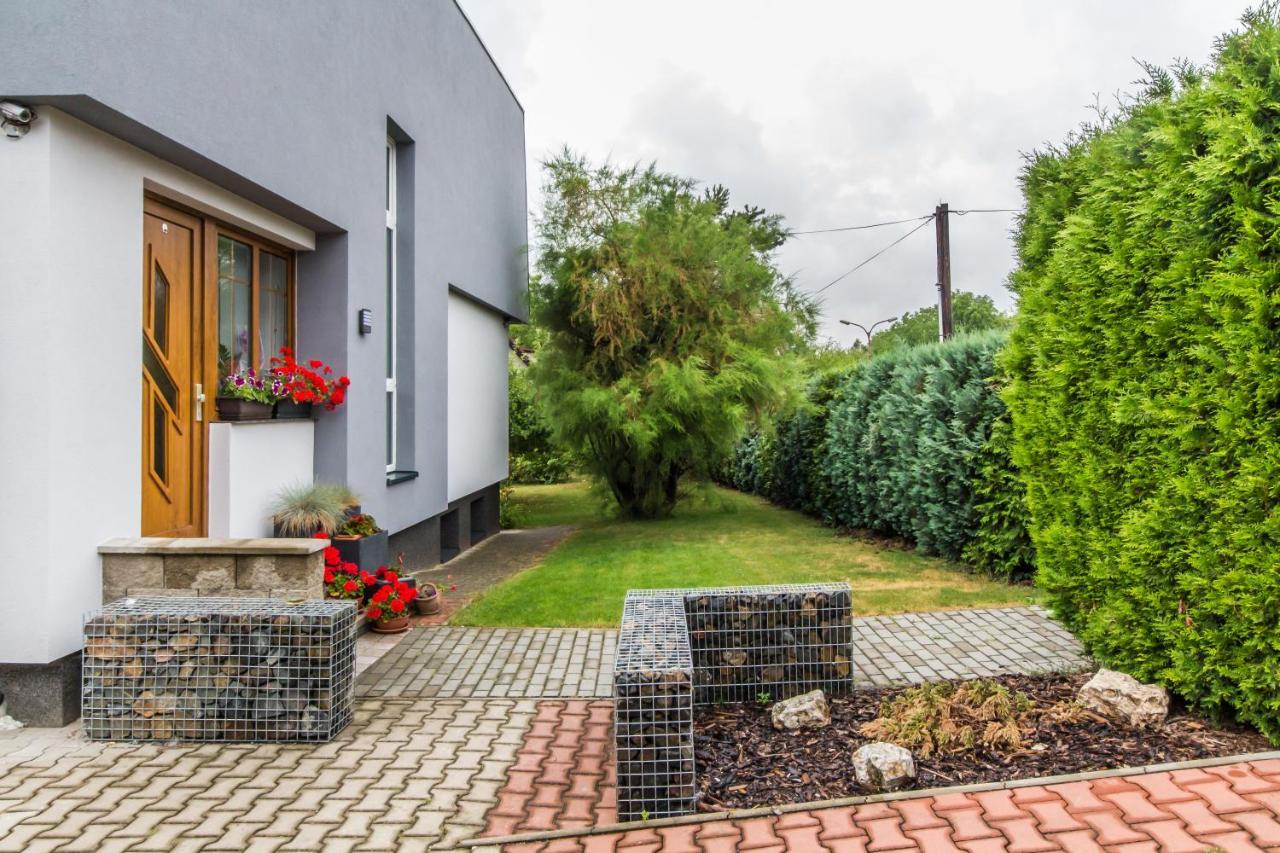 Pension Milada Klecany Экстерьер фото