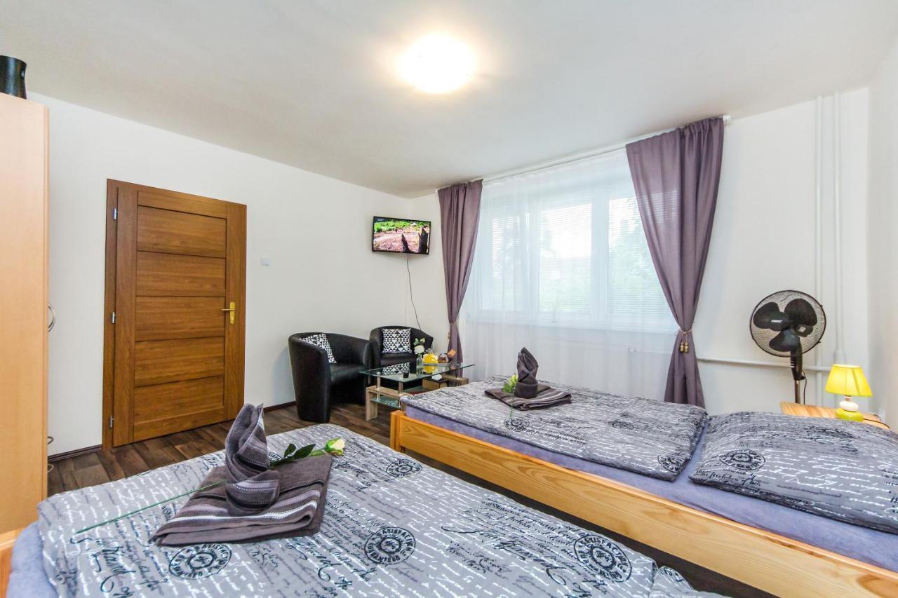 Pension Milada Klecany Экстерьер фото